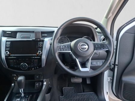 2026-Nissan-Navara-25DDTi-Stealth-Auto_12
