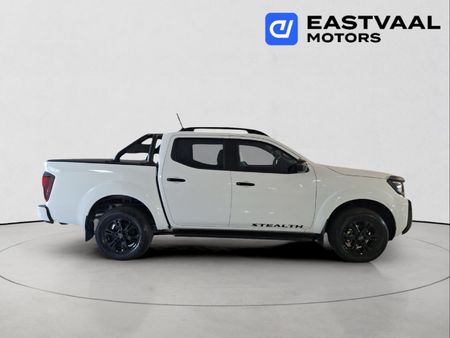 2026-Nissan-Navara-25DDTi-Stealth-Auto_6