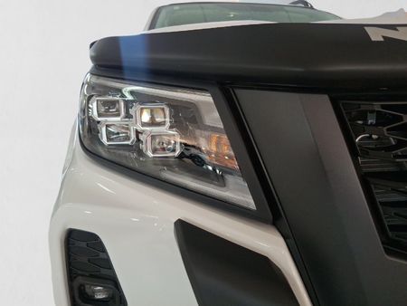 2026-Nissan-Navara-25DDTi-Stealth-Auto_7