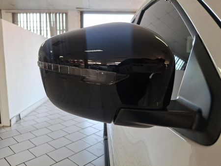 2026-Nissan-Navara-25DDTi-Stealth-Auto_8