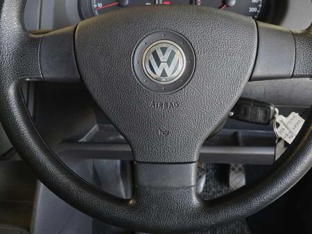 2008-Volkswagen-Polo-16-Trendline_15