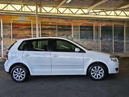 2008-Volkswagen-Polo-16-Trendline_2