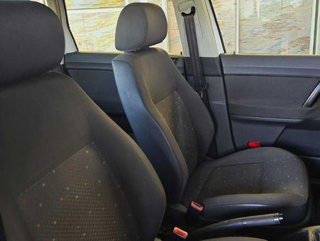 2008-Volkswagen-Polo-16-Trendline_6