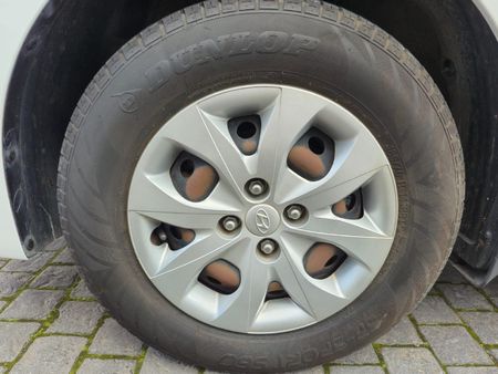 2018-Hyundai-i20-12-Motion_18