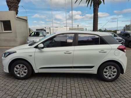 2018-Hyundai-i20-12-Motion_5