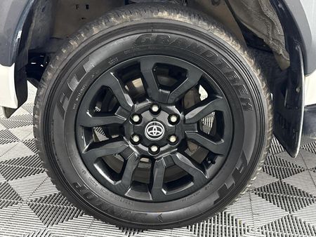 2021-Toyota-Hilux-28-GD-6-Raised-Body-Legend-Auto-Extended-Cab_2