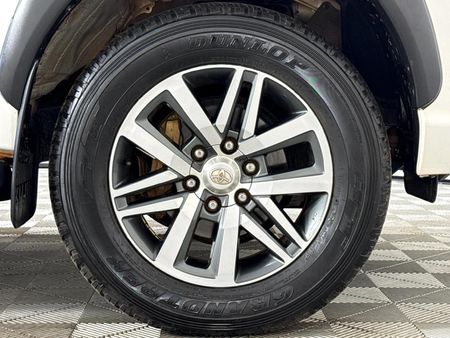2019-Toyota-Hilux-28-GD-6-Raised-Body-Auto-Raider-Double-Cab_5
