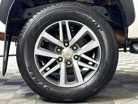 2019-Toyota-Hilux-28-GD-6-Raised-Body-Auto-Raider-Double-Cab_7