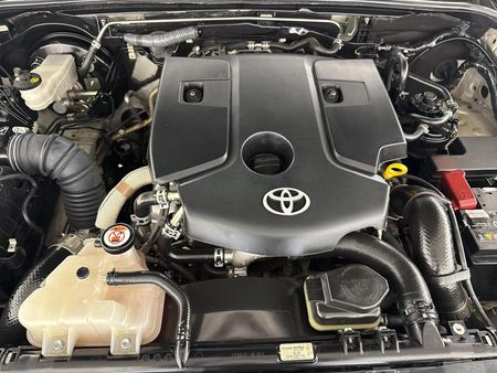 2021-Toyota-Fortuner-24-GD-6-4x4-Auto_10