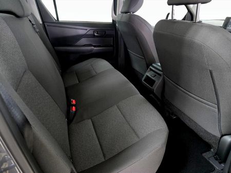2026-Toyota-Hilux-28-GD-6-RB-SRX-4x4-Auto-Double-Cab_6
