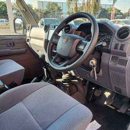 2026-Toyota-Land-Cruiser-79-42-D-Double-Cab_9