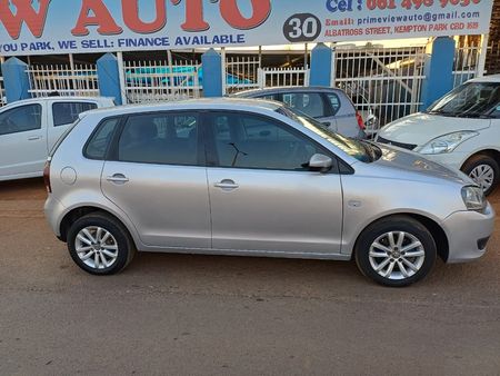 2015-Volkswagen-Polo-Vivo-GP-14-Trendline-5-dr_3