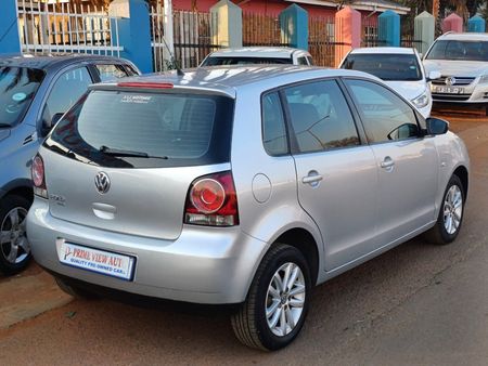 2015-Volkswagen-Polo-Vivo-GP-14-Trendline-5-dr_5