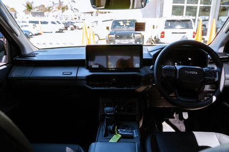 2026-Toyota-Hilux-28-GD-6-RB-Raider-X-Auto-Extended-Cab_13