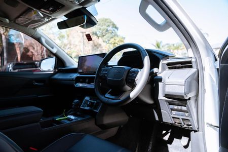 2026-Toyota-Hilux-28-GD-6-RB-Raider-X-Auto-Extended-Cab_22