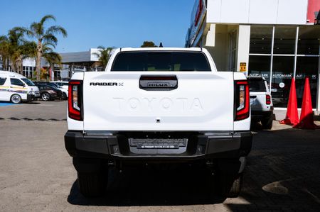 2026-Toyota-Hilux-28-GD-6-RB-Raider-X-Auto-Extended-Cab_5