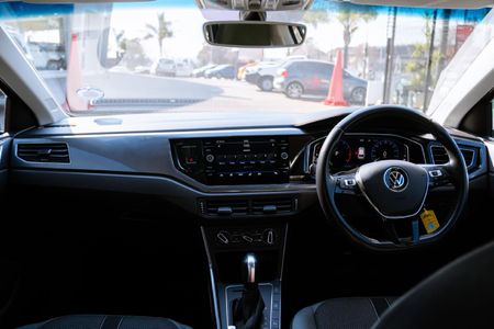 2021-Volkswagen-Polo-10-TSI-Highline-Auto-85kW_9