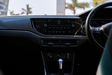 2021-Volkswagen-Polo-10-TSI-Highline-Auto-85kW_13