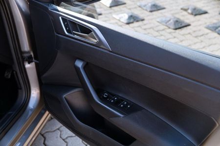 2021-Volkswagen-Polo-10-TSI-Highline-Auto-85kW_23