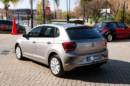 2021-Volkswagen-Polo-10-TSI-Highline-Auto-85kW_4
