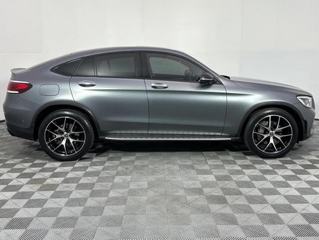 2021-Mercedes-Benz-GLC-Coupe-300d-4Matic_16