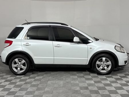 2011-Suzuki-SX4-20-Auto_15