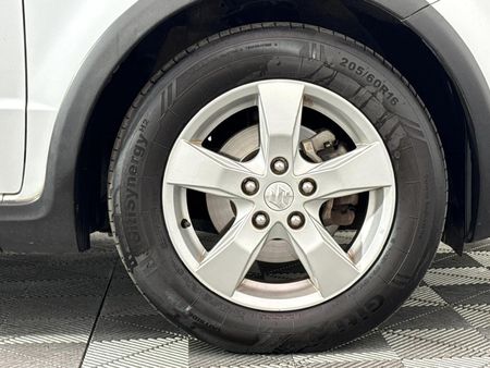 2011-Suzuki-SX4-20-Auto_5