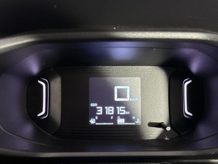 2025-Citroen-C3-12-Feel_2