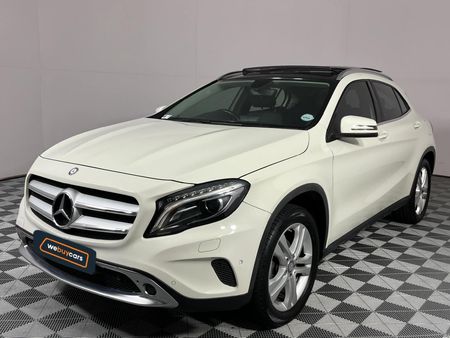 2015-Mercedes-Benz-GLA-200-Auto_0