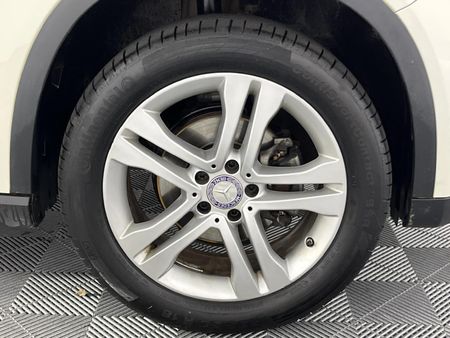 2015-Mercedes-Benz-GLA-200-Auto_5