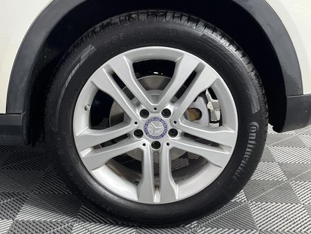 2015-Mercedes-Benz-GLA-200-Auto_6