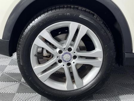 2015-Mercedes-Benz-GLA-200-Auto_7