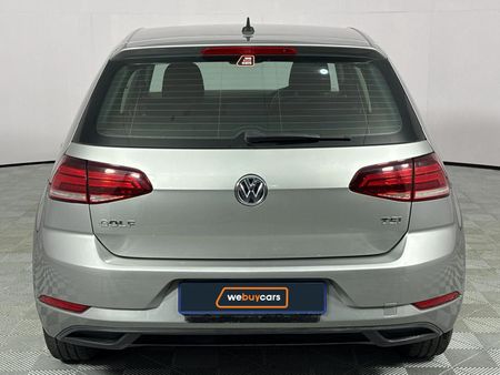 2017-Volkswagen-Golf-VII-10-TSI-Trendline_18