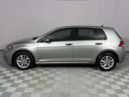 2017-Volkswagen-Golf-VII-10-TSI-Trendline_19