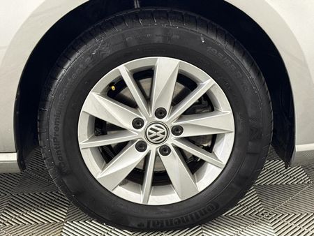 2017-Volkswagen-Golf-VII-10-TSI-Trendline_4