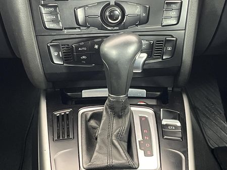 2010-Audi-A4-18-T-Attraction-Auto_10