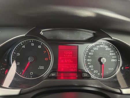 2010-Audi-A4-18-T-Attraction-Auto_2
