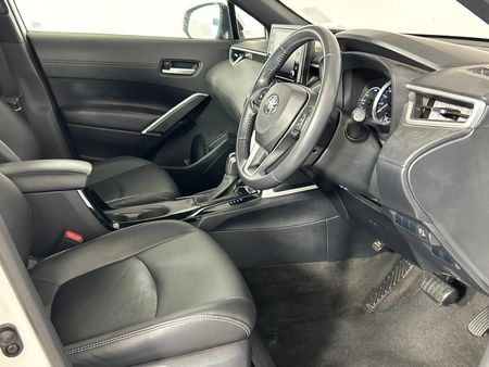 2024-Toyota-Corolla-Cross-18-XS-Hybrid_9