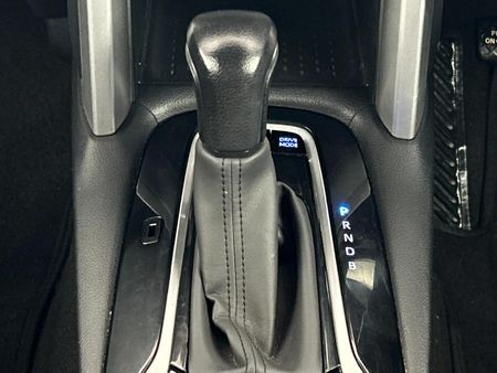 2024-Toyota-Corolla-Cross-18-XS-Hybrid_10