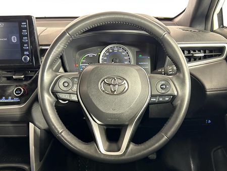 2024-Toyota-Corolla-Cross-18-XS-Hybrid_12