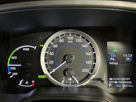 2024-Toyota-Corolla-Cross-18-XS-Hybrid_2
