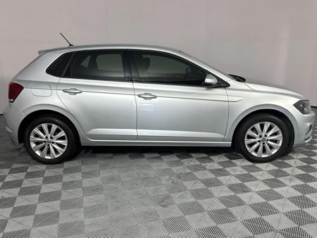 2021-Volkswagen-Polo-10-TSI-Highline-Auto-85kW_17
