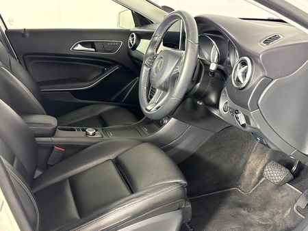 2016-Mercedes-Benz-GLA-220-CDI-Auto-4Matic_9