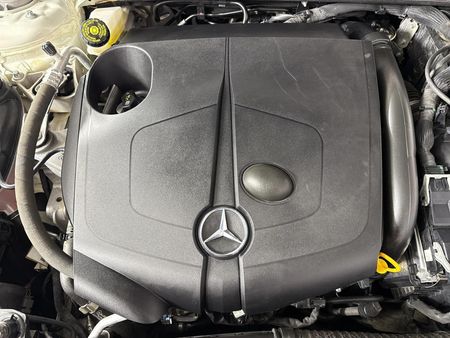 2016-Mercedes-Benz-GLA-220-CDI-Auto-4Matic_13