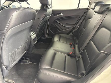 2016-Mercedes-Benz-GLA-220-CDI-Auto-4Matic_3