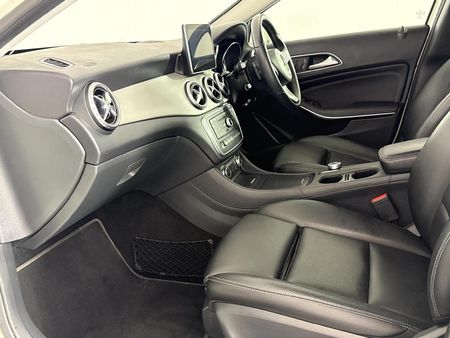 2016-Mercedes-Benz-GLA-220-CDI-Auto-4Matic_8