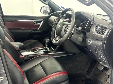 2023-Toyota-Fortuner-28-GD-6-4x4-VX-Auto_9