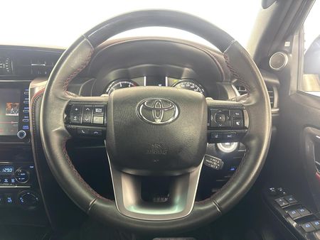 2023-Toyota-Fortuner-28-GD-6-4x4-VX-Auto_12