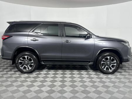 2023-Toyota-Fortuner-28-GD-6-4x4-VX-Auto_17