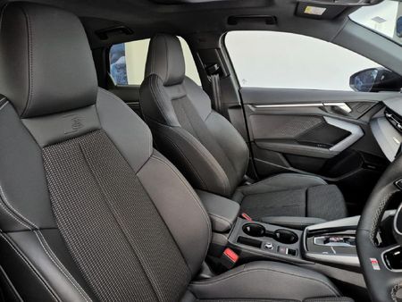 2025-Audi-A3-Sportback-35-TFSI-Black-Edition-Auto_11